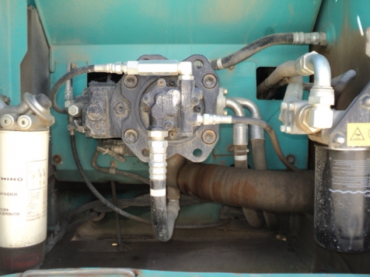 รถขุด 13 ตัน KOBELCO SK135SR-1ES YY04 มือสองญี่ปุ่น