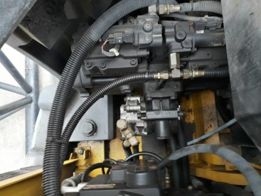 รถขุด 13 ตัน KOBELCO SK135SR-1ES YY04 มือสองญี่ปุ่น