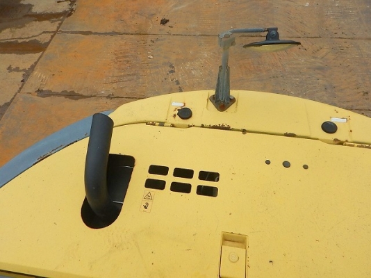 รถขุด 13 ตัน KOBELCO SK135SR-1ES YY04 มือสองญี่ปุ่น