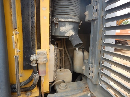 รถขุด 13 ตัน KOBELCO SK135SR-1ES YY04 มือสองญี่ปุ่น