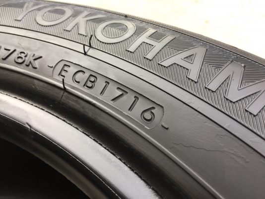 ยาง Yokohama 205-55-16 ปี 1ุุ6 1เส้น ปี 15 1เส้น ครบชุด 4 เส้น 3500  สภาพสวยๆไม่มีปะไม่บวมไม่กินข้าง ดอกยางเหลือเยอะเอาไปวิ่งกันใด้อีกยาวค่ะ
