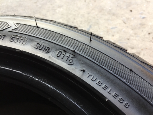 ยาง SAILUN 205-45-16 ปี 15 ครบชุด 4 เส้น 3500  สภาพสวยๆไม่มีปะไม่บวมไม่กินข้าง ดอกยางเหลือเยอะเอาไปวิ่งกันใด้อีกยาวค่ะ