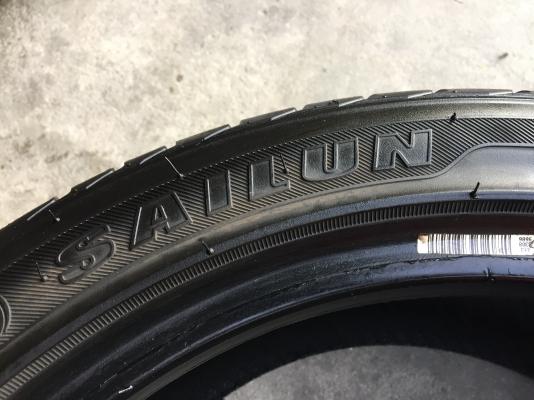 ยาง SAILUN 205-45-16 ปี 15 ครบชุด 4 เส้น 3500  สภาพสวยๆไม่มีปะไม่บวมไม่กินข้าง ดอกยางเหลือเยอะเอาไปวิ่งกันใด้อีกยาวค่ะ