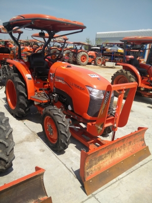 ขายรถแทรกเตอร์ Kubota L3208SP พร้อมเครื่องพ่นยาตราช้าง สภาพสวยพร้อมใช้งาน