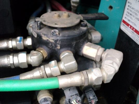 รถขุด KOBELCO SK120-3 M5 SUPER มีลายต่อหัวเจาะ มือสองญี่ปุ่น