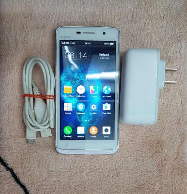 VIVO รุ่น Y21 สีขาว สภาพใหม่ ติดฟีล์มแล้ว มีเมม 2 GB ส่งฟรี