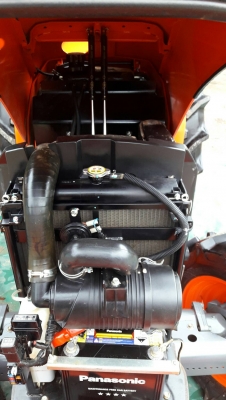 KUBOTA  L 4708 SP (4WD)  2 เพลา   สภาพใหม่สวยๆ   ชั่วโมงใช้   งานน้อย  สีเดิมทั้งคัน  พร้อมชุดใบมีดดันหน้า  และผาน4