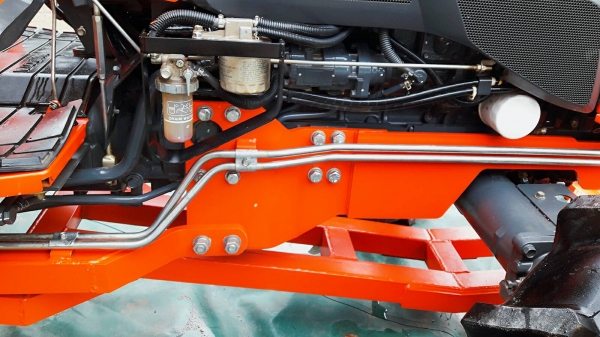 KUBOTA  L 4708 SP (4WD)  2 เพลา   สภาพใหม่สวยๆ   ชั่วโมงใช้   งานน้อย  สีเดิมทั้งคัน  พร้อมชุดใบมีดดันหน้า  และผาน4