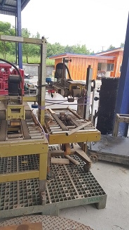 เครื่องติดเทปปากกล่องมี 10เครื่องราคาเครื่องละ 10,000 บาท