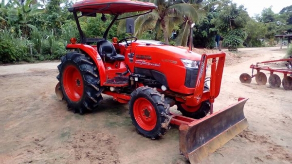 4708 ดันหน้าพาลหลังสวยๆๆเครื่องดี ใช้งานน้อยเอกสารทะเบียนพร้อม