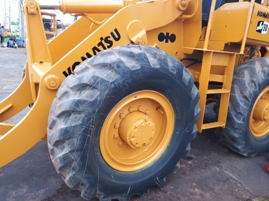 ขาย รถตัก KOMATSU JH30B Serial 10389 สภาพพร้อมใช้งาน เช็คใหม่ทั้งคัน เครื่องแน่น เกียร์ดี ปั้มแรง ยางเต็ม ราคาคุยกันได้ครับ