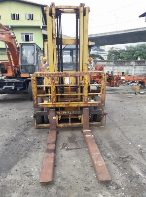 รถโฟล์คลิฟทฺ์ TCM รุ่น FVD 50 Z 6