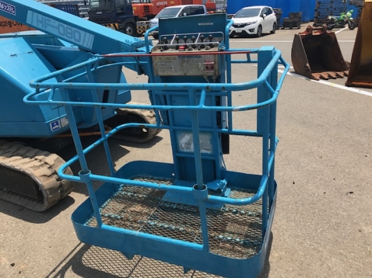 Maeda HF090 : รถกระเช้า Boom lift สูง 9 เมตร นำเข้าจากญี่ปุ่น โทร. 080-6565422 (หนิง)