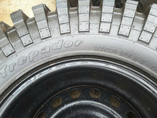 กะทะผ่า ET-45 ยาง Maxxis Trepador MT 37-12.5-17 กะทะผ่า ET-45 ยาง Maxxis Trepador MT 37-12.5-17
