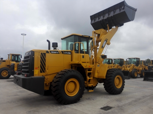 จำหน่าย!!!รถตักล้อยาง ยี่ห้อ LOVOL รุ่น FL956F-II นำเข้าจากต่างประเทศแท้ๆ 100\% สภาพสวยไม่เคยใช้งานในไทย