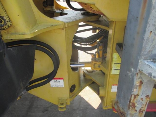 รถตักล้อยาง KOMATSU รุ่น WA 300-3