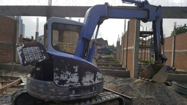 รถขุด MITSUBISHI รุ่น MM55SR ปี 1990 สภาพพร้อมใช้งาน