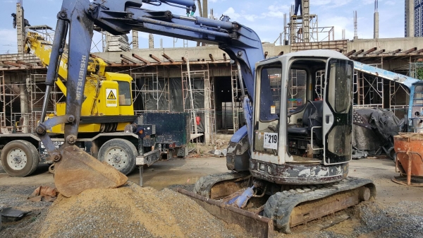 รถขุด MITSUBISHI รุ่น MM55SR ปี 1990 สภาพพร้อมใช้งาน