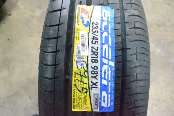 ACCELERA PHI-R 235/45R18 ปี15 เส้นละ 1,900 บาท ACCELERA PHI-R 235/45R18 ปี15 เส้นละ 1,900 บาท
