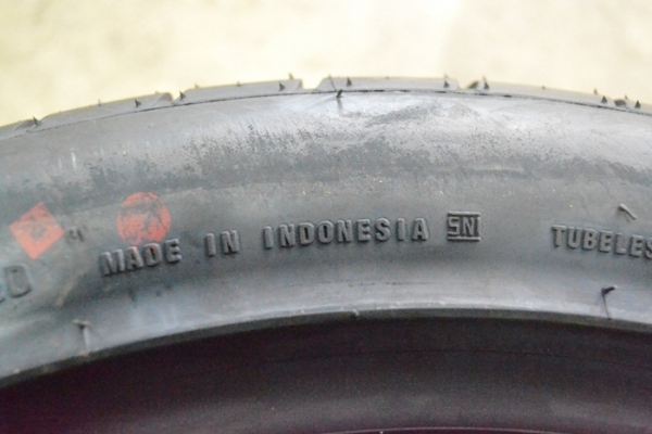 ACCELERA PHI-R 235/45R18 ปี15 เส้นละ 1,900 บาท