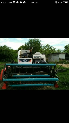 ขายรถเกี่ยวข้าว DC 70 .ใช้งาน 1200 ชม รถปี 57