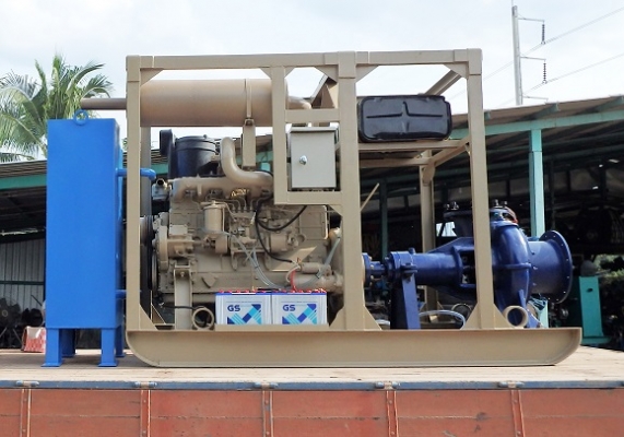 ปั๊มน้ำชนเครื่องยนต์พร้อมใช้งาน