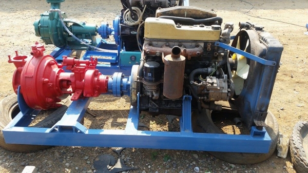 ปั๊มน้ำชนเครื่องยนต์พร้อมใช้งาน