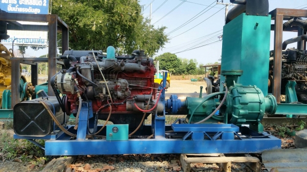 ปั๊มน้ำชนเครื่องยนต์พร้อมใช้งาน