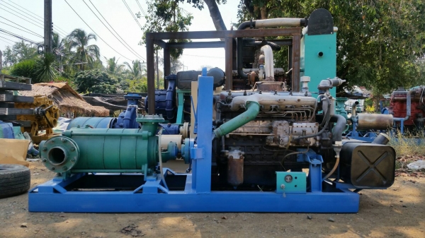 ปั๊มน้ำชนเครื่องยนต์พร้อมใช้งาน