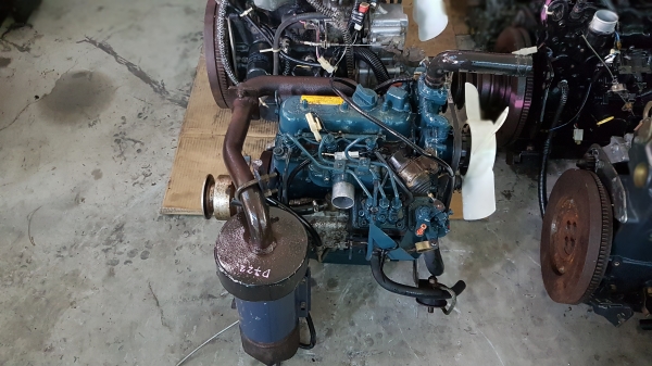 เครื่องยนต์ดีเซล kubota 3สูบ 16แรงม้า  นำเข้าจากญี่ปุ่น ติดง่าย สภาพสวย พร้อมใช้งาน  พร้อมลุยงานหนัก