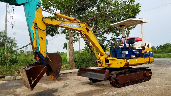 ขายด่วนรถแบคโฮKOMATSUโคมัสซูรุ่นยอดนิยมสวยๆPC15-6เครื่องโคมัสซู3D78เครื่องดีปั่มแรงรถนอกเพิ่งนำเข้ามาใหม่ยังไม่เคยใช้งานในเมืองไทยเลย