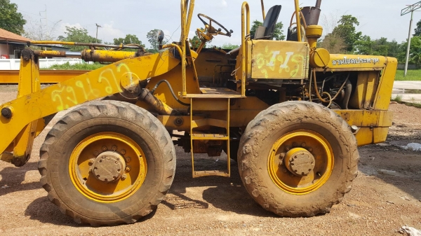 ขาย รถตัก KOMATSU JH30 สภาพใช้งานได้ดี เครื่องดี เกียร์ดี ปั้มดี ยางไม่ค่อยสวยครับ ราคาต่อรองได้