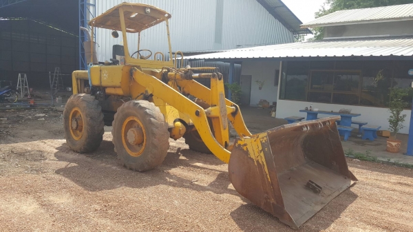 ขาย รถตัก KOMATSU JH30 สภาพใช้งานได้ดี เครื่องดี เกียร์ดี ปั้มดี ยางไม่ค่อยสวยครับ ราคาต่อรองได้