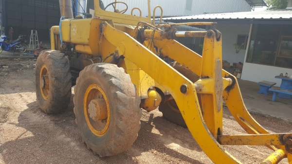 ขาย รถตัก KOMATSU JH30 สภาพใช้งานได้ดี เครื่องดี เกียร์ดี ปั้มดี ยางไม่ค่อยสวยครับ ราคาต่อรองได้