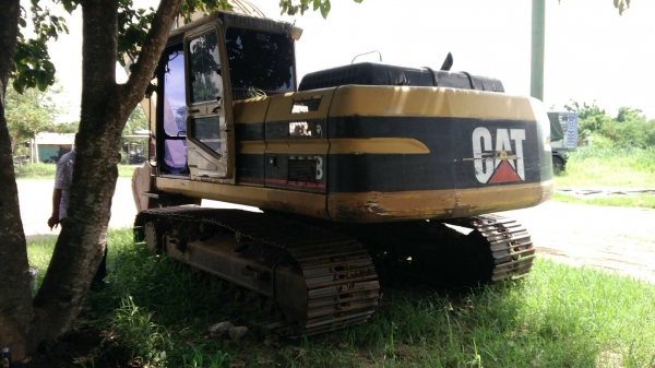 ขายรถขุดแบ็คโฮCAT320B ช่วงล่างเเต็ม เครื่องแน่น ปั้มแรง รถสวย เอกกสารอินวอยแต่สูญหายต้องแจ้งหายคัดลอกใหม่ อยู่ภาคกลาง ราคา730,000บ. สนใจ 0835601591 หรือ 0903494058