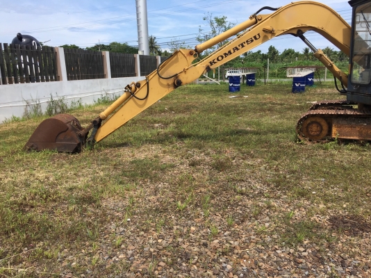 รถแบคโฮ KOMATSU PC 60 สนใจติดต่อ 081 - 6079515 รถแบคโฮ KOMATSU PC 60 สนใจติดต่อ 081 - 6079515