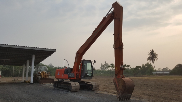 ZX120-1บูมยาวสภาพสวยเดฺิมจากญี่ปุ่นใบแทรคใหญ่