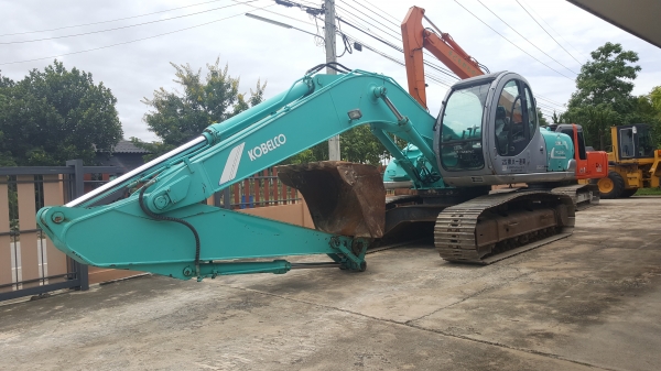 SK200M5 รถนำเข้าจากญี่ปุ่นสภาพสวยจัดราคาไม่แพง