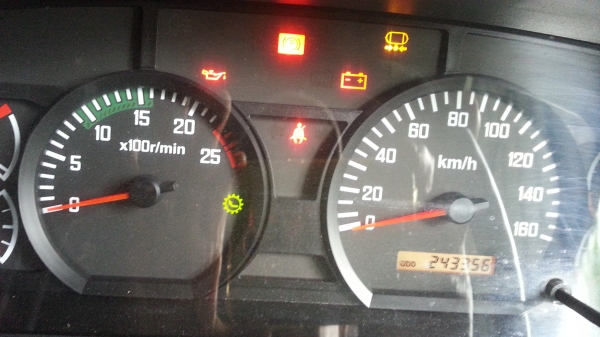 ขาย Isuzu พื้นเรึยบ 360  ปี 56 เครื่องดี เกียร์ดี คัชซีสวย สภาพสวยพร้อมใช้งาน เอกสารพร้อมโอน สนใจราคาคุยกัน 082-1698998,083-9628875