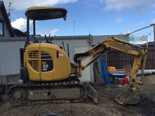 ขาย KOMATSU PC20MR-3 เก่านอกนำเข้าจากญี่ปุ่น สภาพพร้อมใช้ สนใจติดต่อ อำพล 090-9694506 / 080-3031241