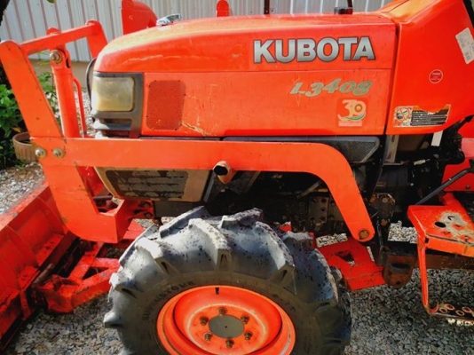 คูโบต้า L3408DT 4 WD ใบมีดดันหน้า