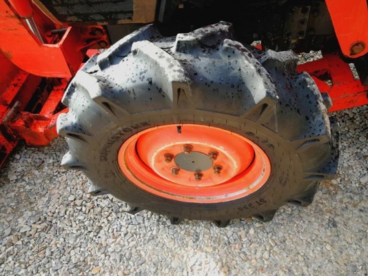 คูโบต้า L3408DT 4 WD ใบมีดดันหน้า