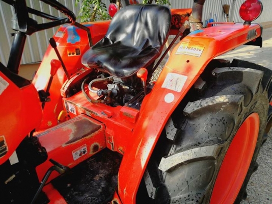 คูโบต้า L3408DT 4 WD ใบมีดดันหน้า