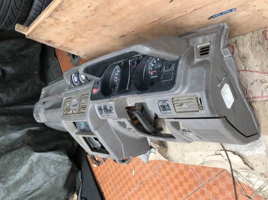 คอลโซลหน้า MITSUBISHI PAJERO โชกุนเก่าญี่ปุ่นเเท้สภาพตามรูป คอลโซลหน้า MITSUBISHI PAJERO โชกุนเก่าญี่ปุ่นเเท้สภาพตามรูป