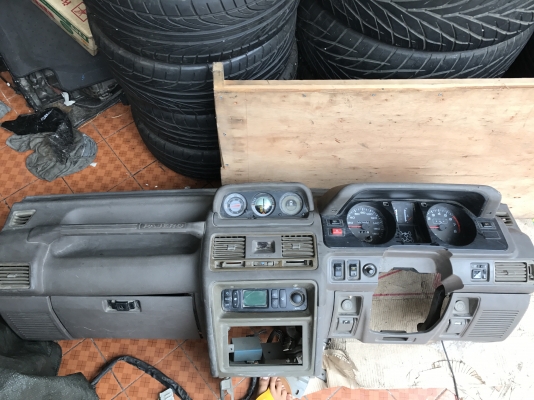 คอลโซลหน้า MITSUBISHI PAJERO โชกุนเก่าญี่ปุ่นเเท้สภาพตามรูป คอลโซลหน้า MITSUBISHI PAJERO โชกุนเก่าญี่ปุ่นเเท้สภาพตามรูป