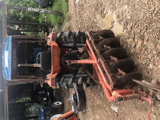 ขาย L1. 24แรง  พร้อมผาน 5*22 LCS  เครื่องดี เกียร์ดี ยกปั๊มไฮโดรลิคใหม่ ยกหางขึ้นไว แบตยังดี เบาะหุ้มให้ใหม่ครับ