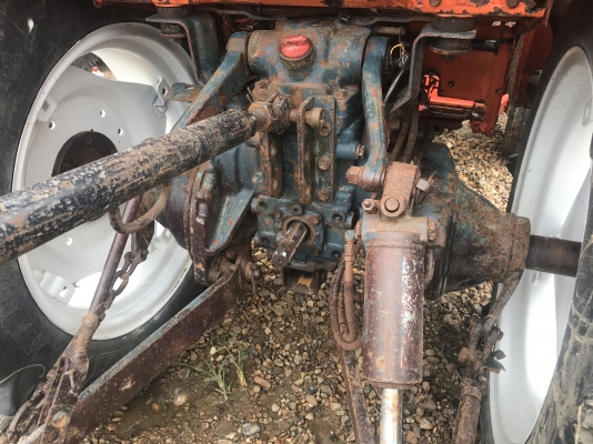 ขาย L1. 24แรง  พร้อมผาน 5*22 LCS  เครื่องดี เกียร์ดี ยกปั๊มไฮโดรลิคใหม่ ยกหางขึ้นไว แบตยังดี เบาะหุ้มให้ใหม่ครับ