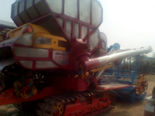 รถเกี่ยวข้าวศักดิ์พัฒนา ตัวเดิน12HT เครื่องHino 6HH210 turbo ปั้มพ์ไดกินส์ รถเกี่ยวข้าวศักดิ์พัฒนา ตัวเดิน12HT เครื่องHino 6HH210 turbo ปั้มพ์ไดกินส์