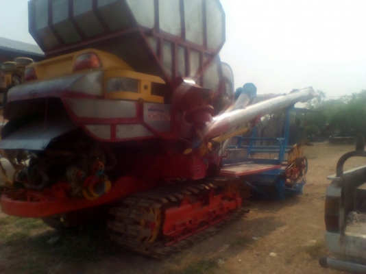 รถเกี่ยวข้าวศักดิ์พัฒนา ตัวเดิน12HT เครื่องHino 6HH210 turbo ปั้มพ์ไดกินส์ รถเกี่ยวข้าวศักดิ์พัฒนา ตัวเดิน12HT เครื่องHino 6HH210 turbo ปั้มพ์ไดกินส์