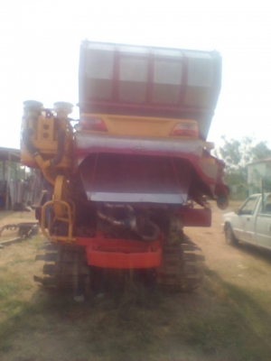 รถเกี่ยวข้าวศักดิ์พัฒนา ตัวเดิน12HT เครื่องHino 6HH210 turbo ปั้มพ์ไดกินส์ รถเกี่ยวข้าวศักดิ์พัฒนา ตัวเดิน12HT เครื่องHino 6HH210 turbo ปั้มพ์ไดกินส์